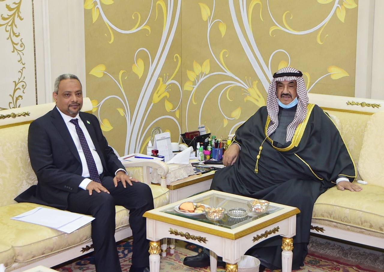 لقاء سعادة السفير مع رئيس وزراء الأسبق لدولة الكويت